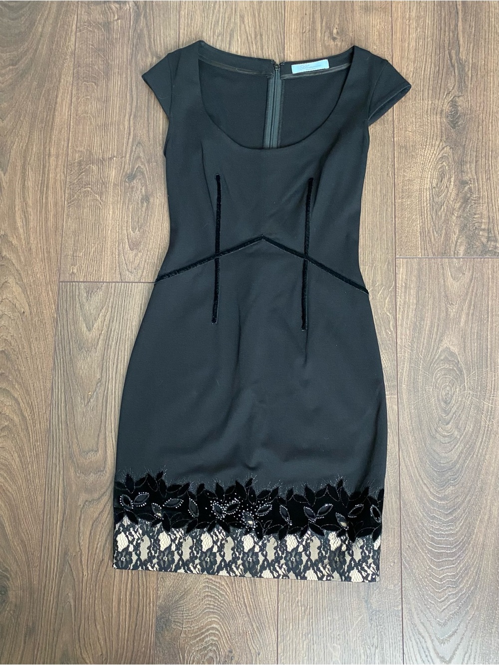 Blumarine Designer Black Cap-Sleeve Lace-Hem Mini Dress